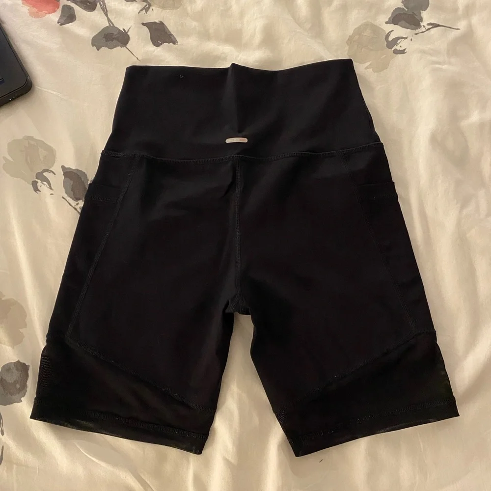 MOVING SALE Aerie Mesh Pocket Bike Shorts Black Medium - Picture 4 of 10